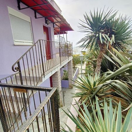 ApartHotel Viola Pjescana Uvala Exterior foto